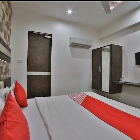 Hotel Green Apple Ґандінаґар Екстер'єр фото