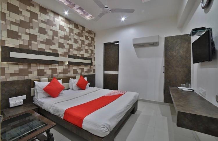 Hotel Green Apple Ґандінаґар Екстер'єр фото