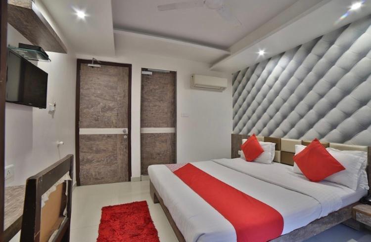 Hotel Green Apple Ґандінаґар Екстер'єр фото
